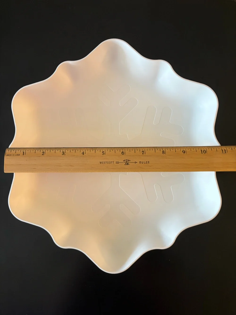 ⚡️ White Snowflake Plastic Serving Tray Winter Ski Holiday Plate 12